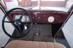 Ford V8 DeLuxe 3-Window Coupe 1933 года